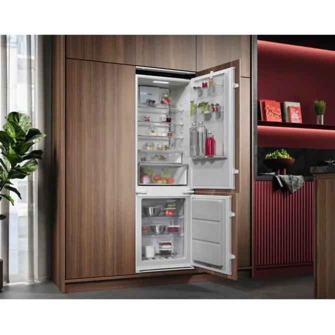 7000 NoFrost AI CoolAssist® Koel/vrieskast Inbouw 178 cm